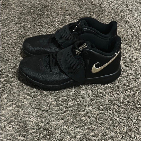 Nike Other - Nike Kids Black and Silver Sneakers